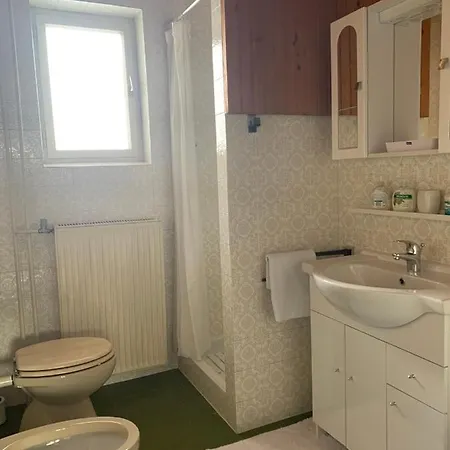 Jelovska Cesta 13 דירה