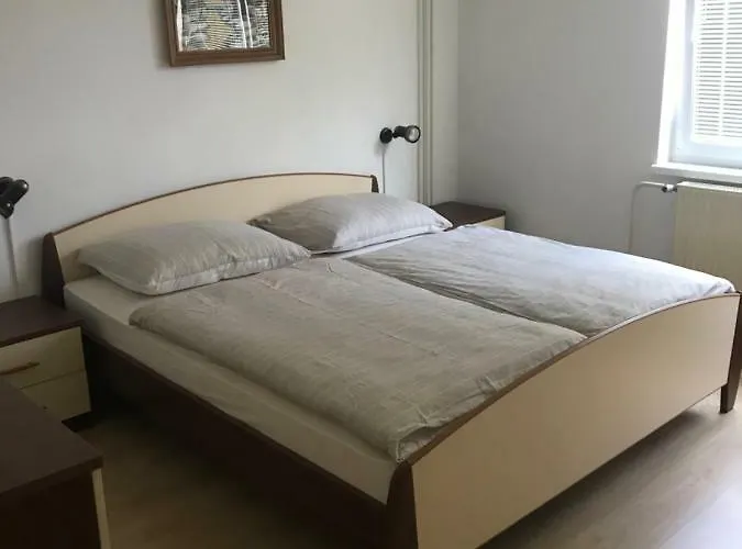 Jelovska Cesta 13 شقة